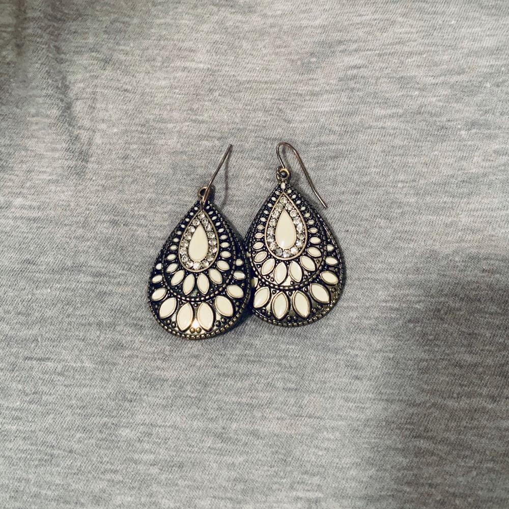 Teardrop earrings
